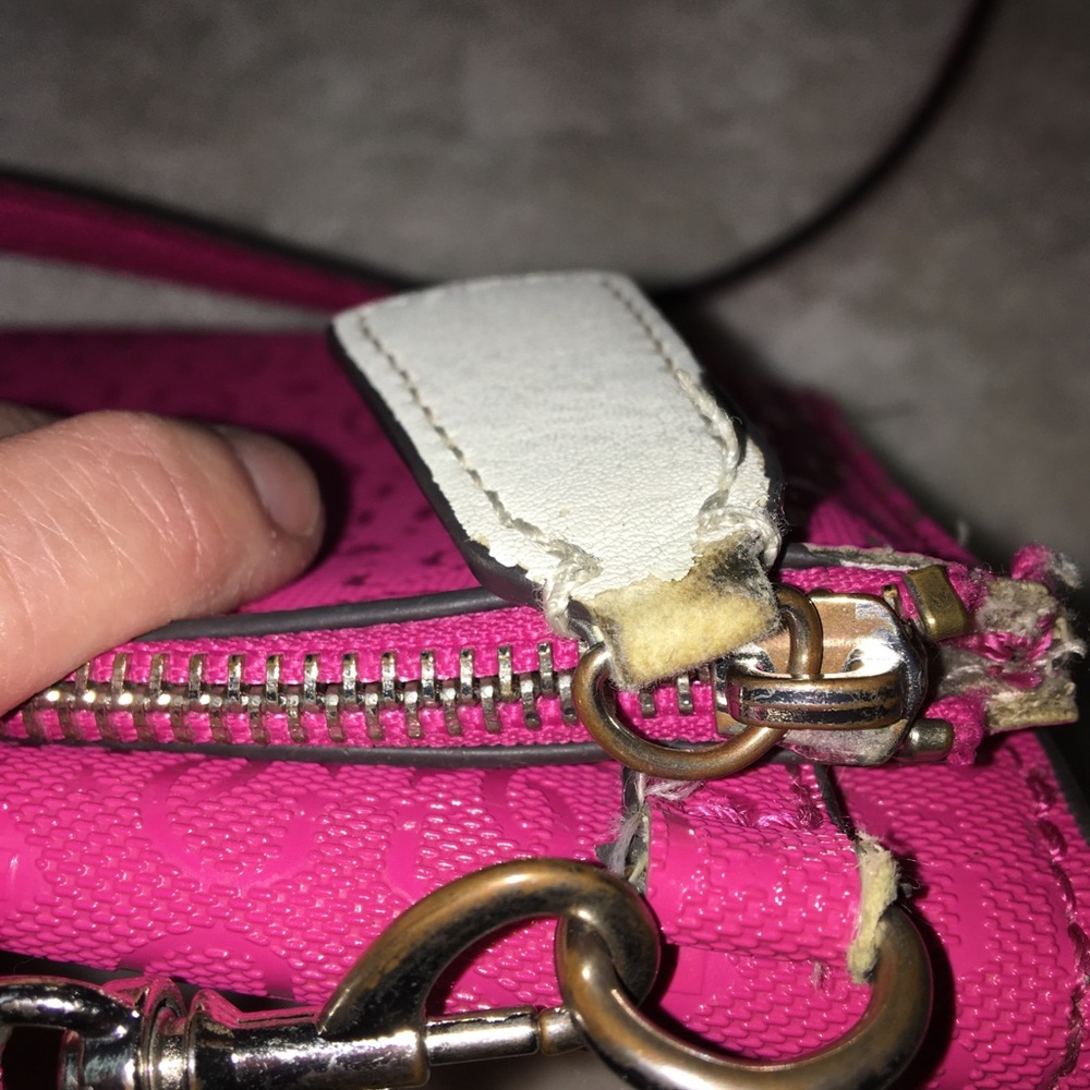 GUESS Envelope Clutch Crossbody Handbag - Picture 9 of 9